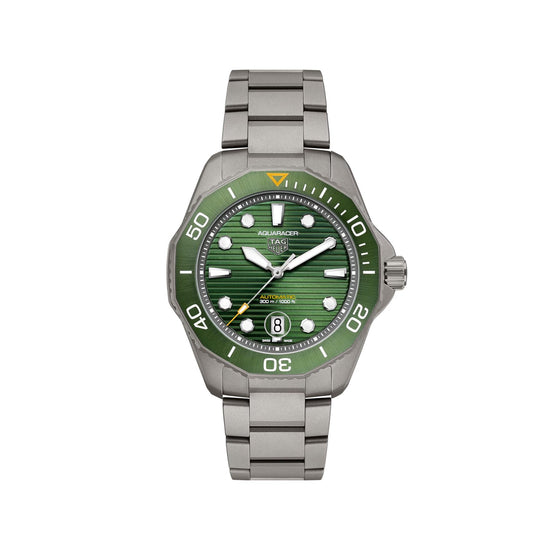 TAG Heuer Aquaracer Professional 300 Date - 43mm-Titanium-Green